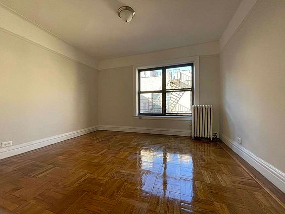 5th image of 56 Bennett Ave #6A