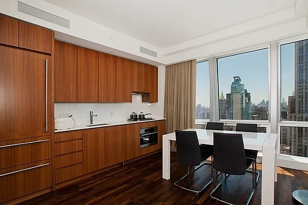 Rented by Manhattan Spaces | media 25