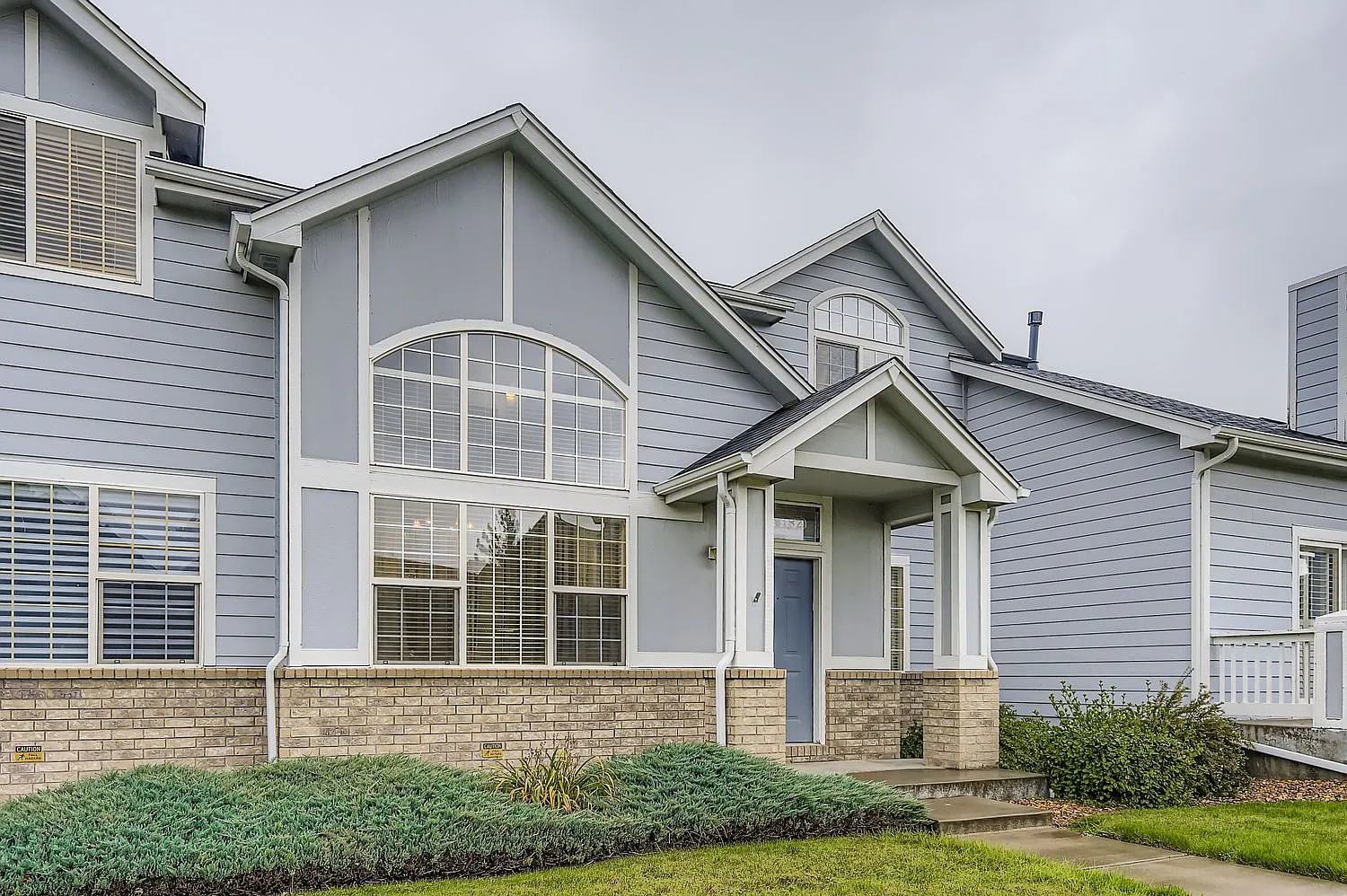2 bed, 2.5 bath, 1456 sqft, $2,599 — Photo 1