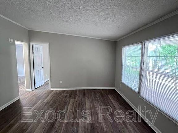 3rd image of 141 Cherry Berry Ln