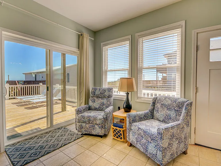 3812 Island Dr — Photo 3