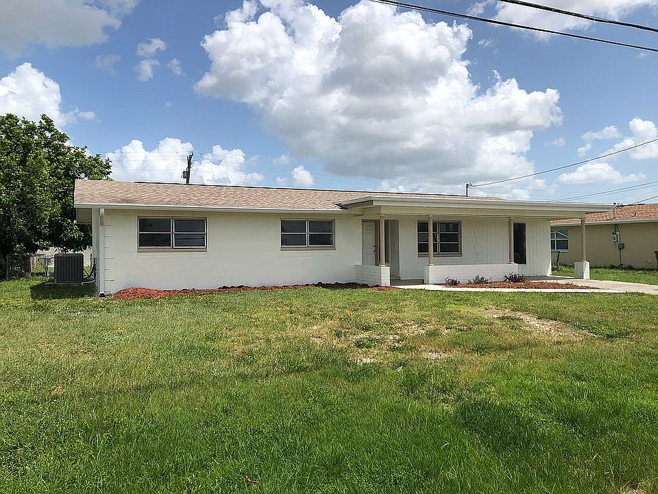 1st image of 1021 NE Pine Island Ln