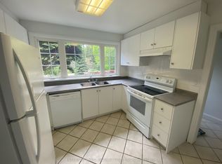 2143 Grange Dr, Mississauga, ON L5B 1P4