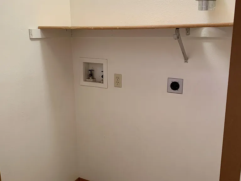 323 Janet St #1 — Photo 13