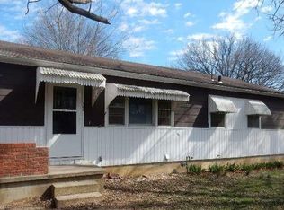 106 Lakeview Dr, Windsor, MO 65360