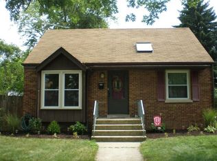 8139 Meadow Ln, Munster, IN 46321