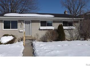 16203 E Ten Mile Rd, Eastpointe, MI 48021