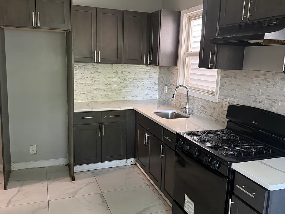 157 Myrtle Ave #1