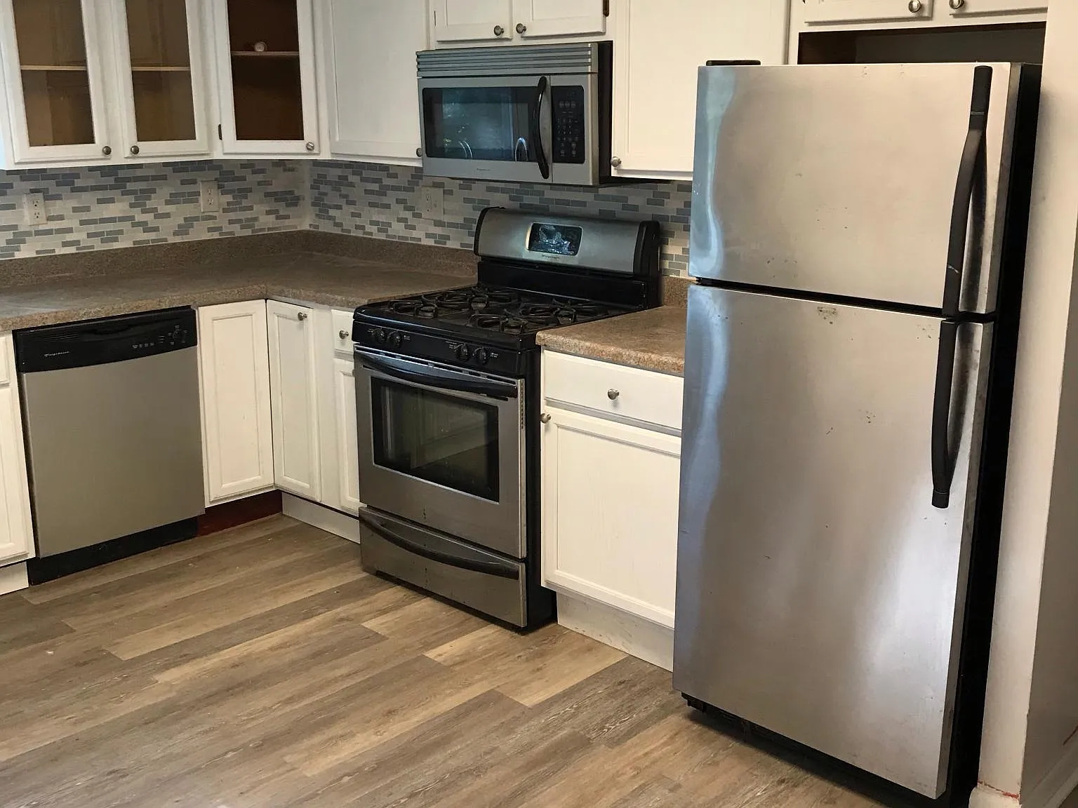 1117 Lakewood Ave — Photo 1