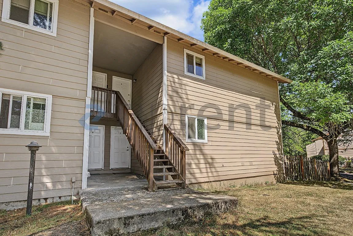 2 bed, 880 sqft, $1,400 — Photo 1