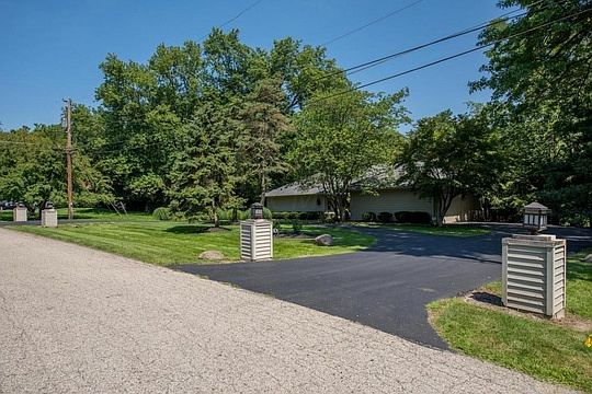 2nd image of 5610 Woodridge Dr