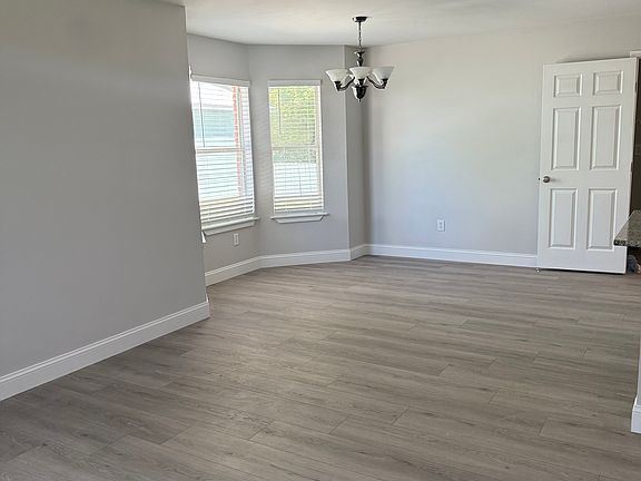 4th image of 24849 Wolf Bay Ave