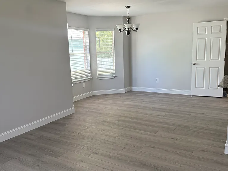 24849 Wolf Bay Ave — Photo 4