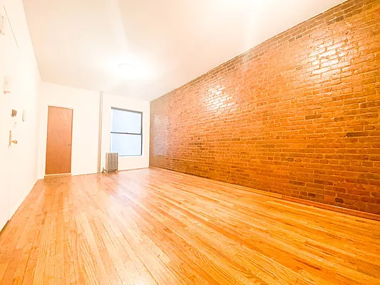 Rented by RealTegrity NY LLC | media 1