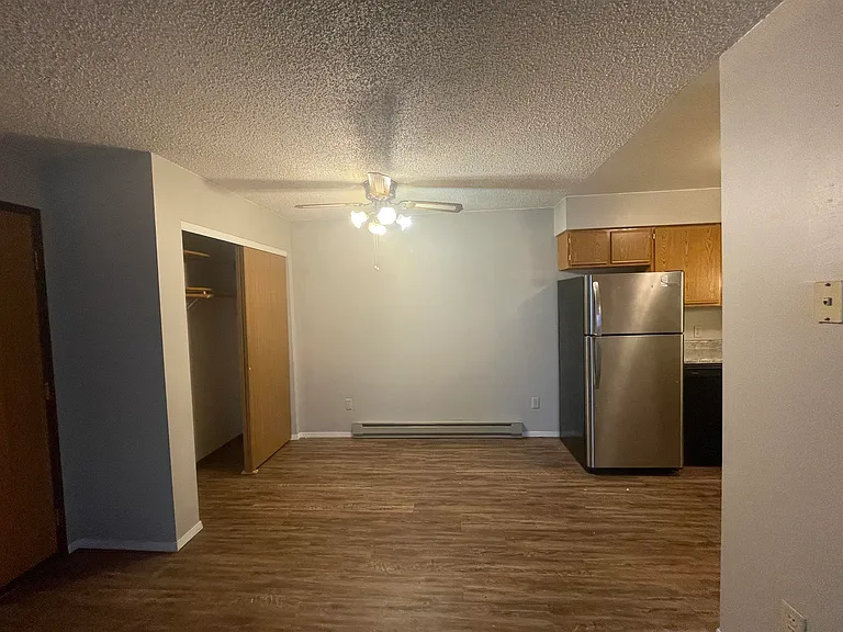 700 Park Ave — Photo 13