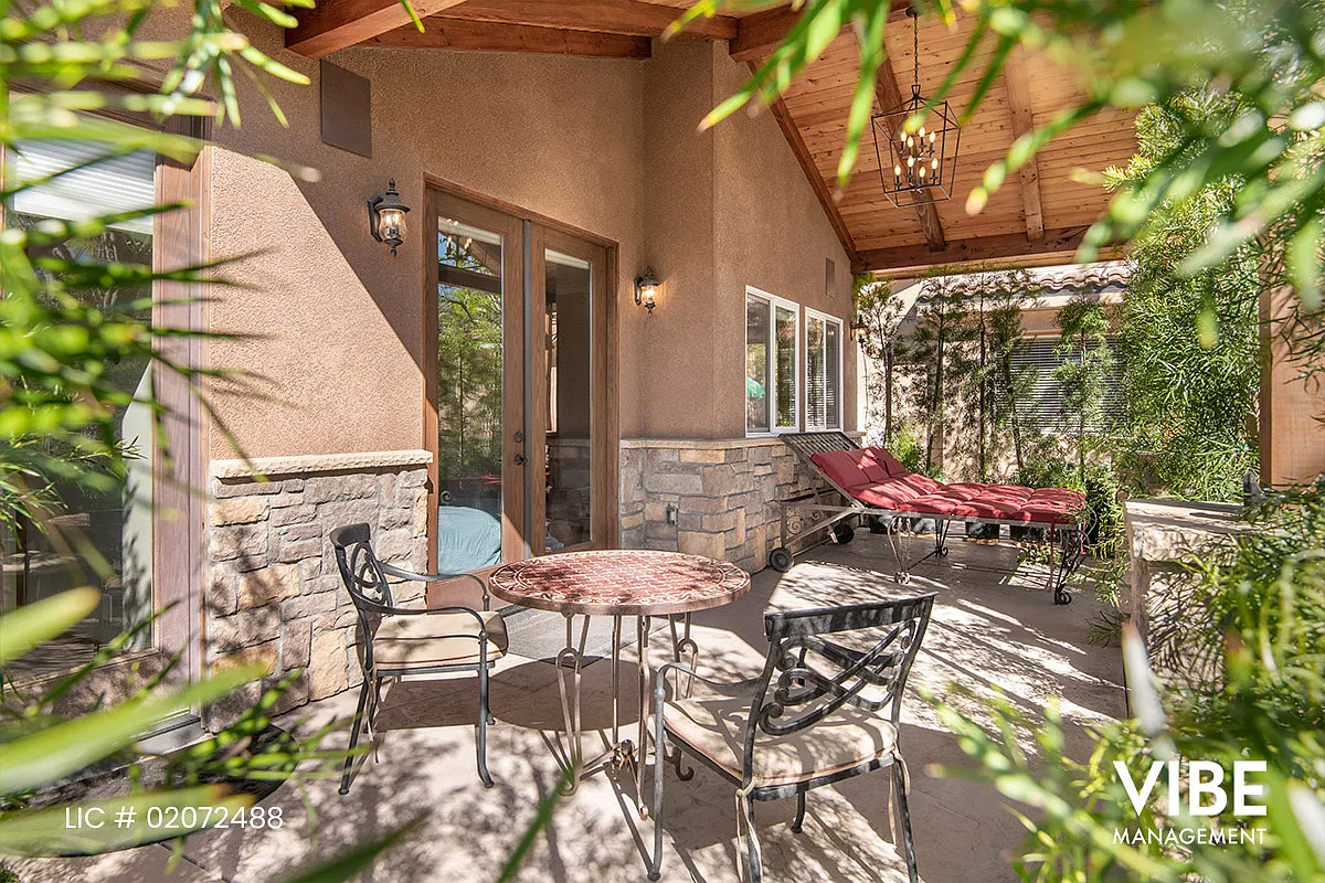 Studio, 600 sqft, $2,750 — Photo 3