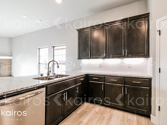 5th image of 6005 NW Meade St