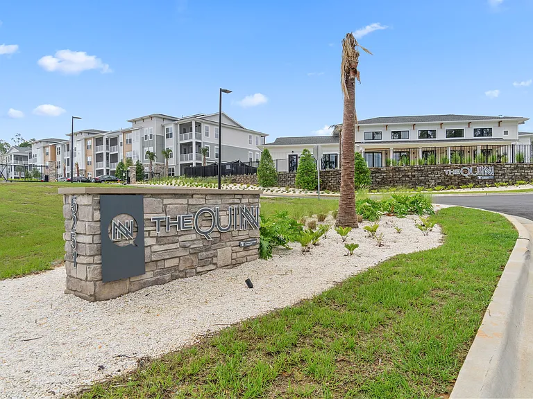 The Quinn Luxury Apartments — Photo 15