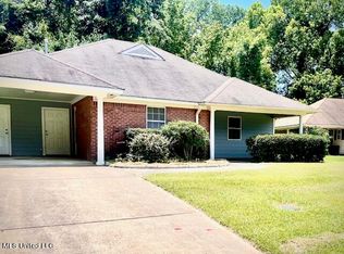 127 Lincoln Pl, Jackson, MS 39213