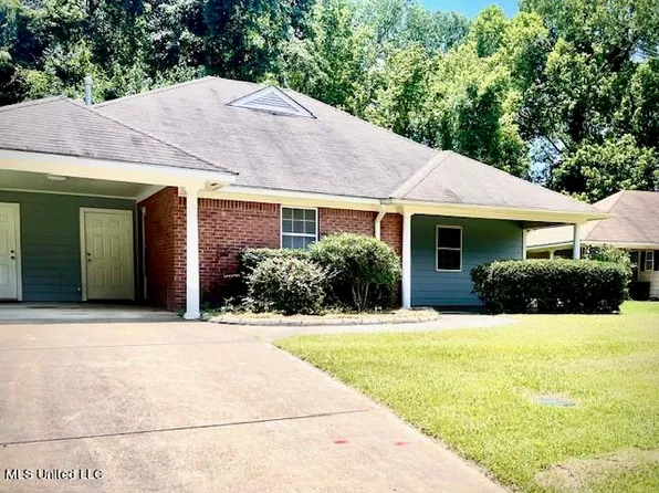 127 Lincoln Pl, Jackson, MS 39213