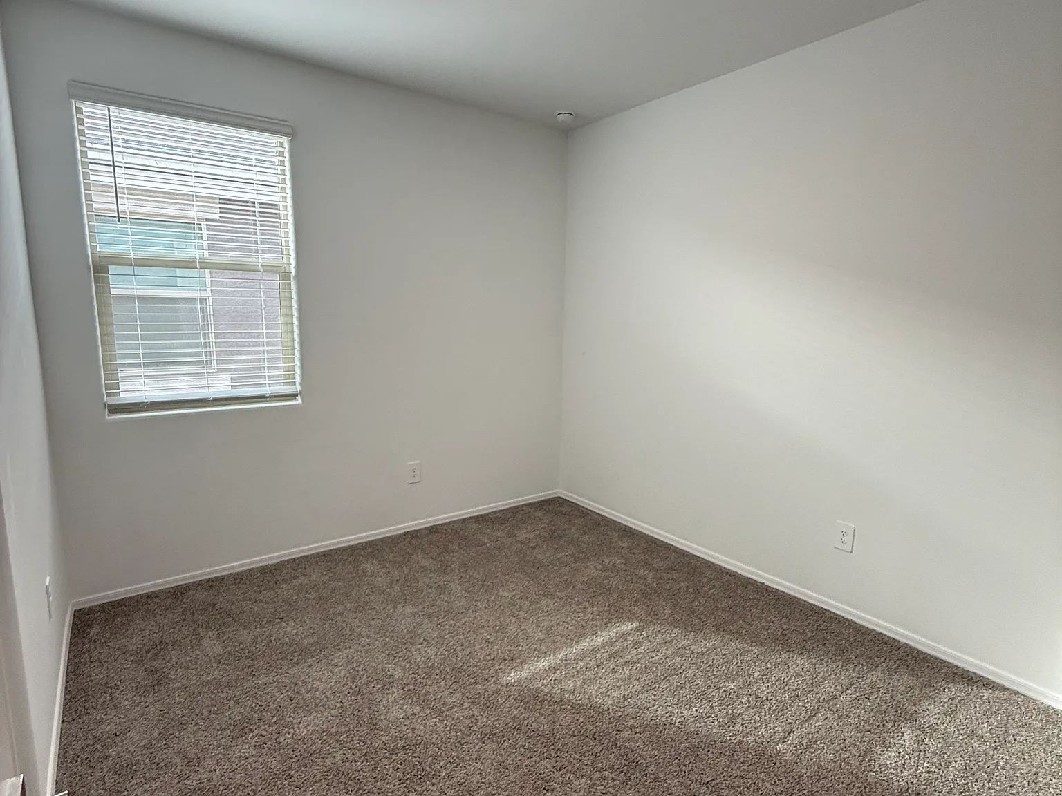 10496 W Thetford Ln — Photo 4