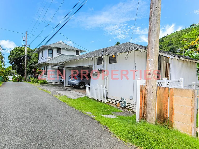 2361B E Manoa Rd — Photo 6