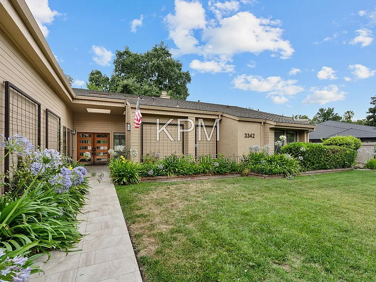 3342 Cove Cir — Photo 69