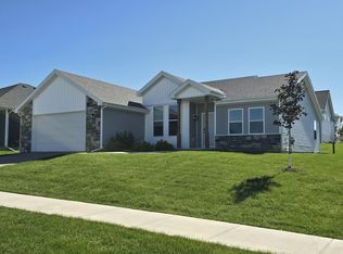 305 Cherry St, Edgerton, WI 53534