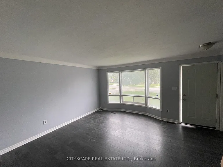 594 Bunting Rd — Photo 4