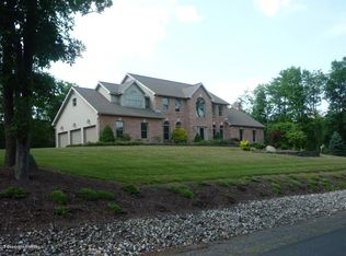 1422 Kelly Rd, Stroudsburg, PA 18360