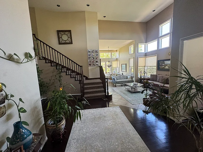 713 Twillin Ct — Photo 4