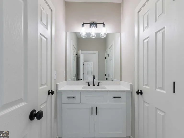 380 Ansley Dr — Photo 22