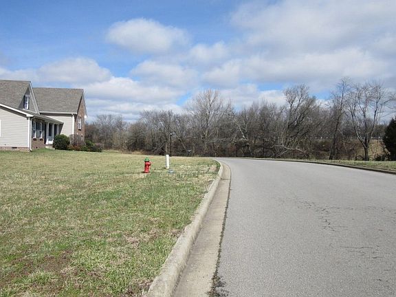 5th image of 913 Glenhurst Way
