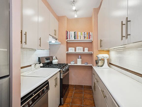 4th image of 203 E 72nd St APT 6E