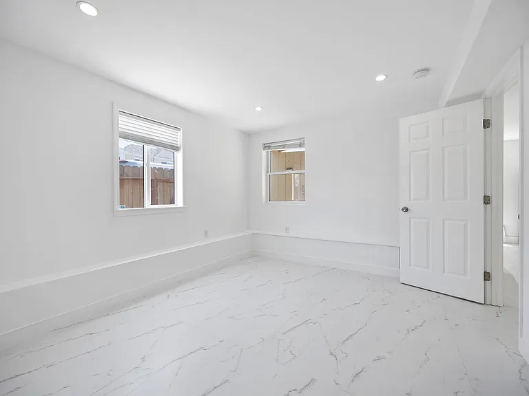 3501 Noriega St #A — Photo 10