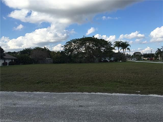 2nd image of 2221 SE 10th St