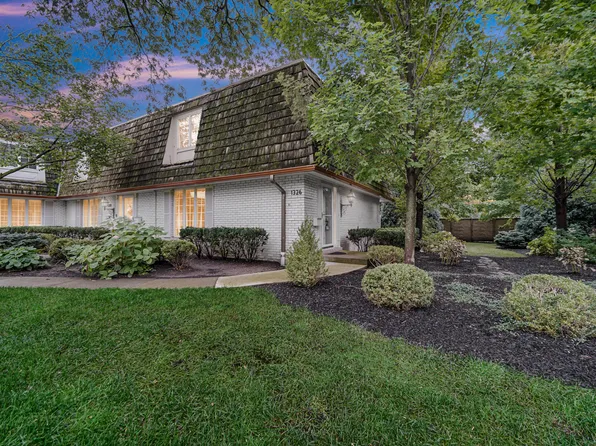 1326 Camellia Dr, Munster, IN 46321