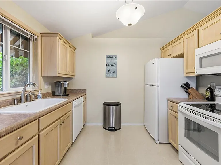471 Scottsdale Cir — Photo 14