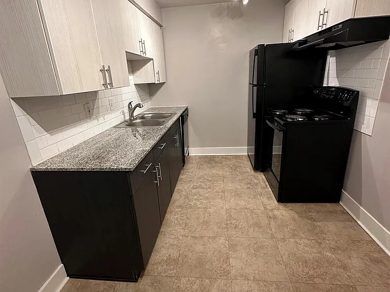 Flats at DeBoer Park — Photo 5