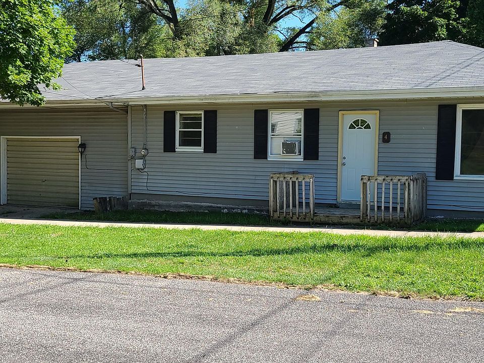 1st image of 4 E Division St