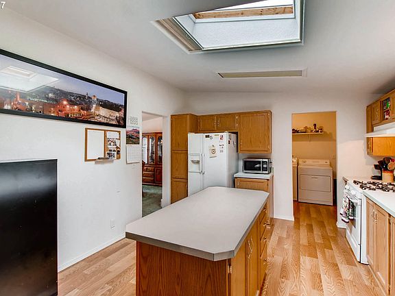 3rd image of 14602 NE 52nd Cir