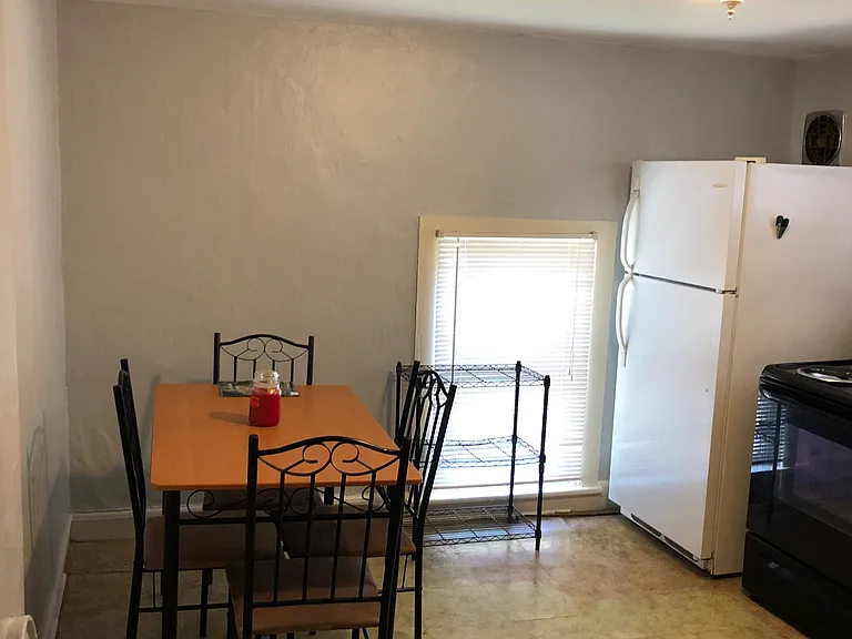 280 E King St #2 — Photo 7