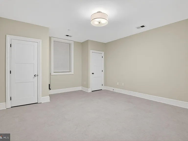 5718 Huntington Pkwy — Photo 71