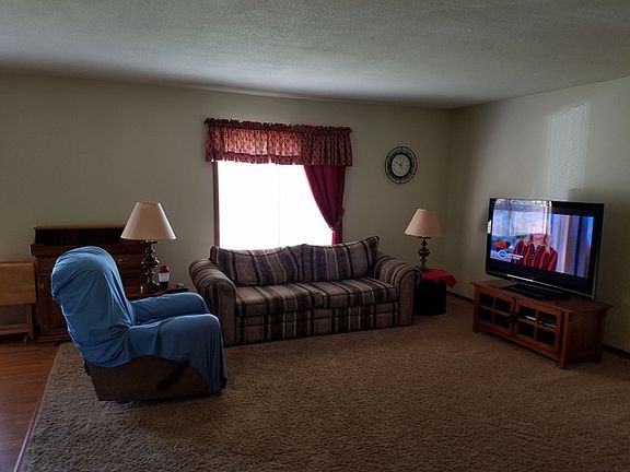 5th image of 460 Sundance Dr