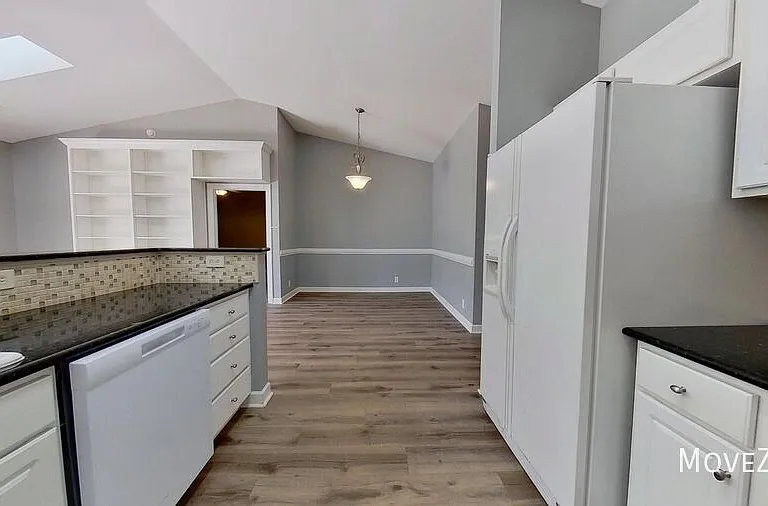 5006 Carleton Dr #94 — Photo 8