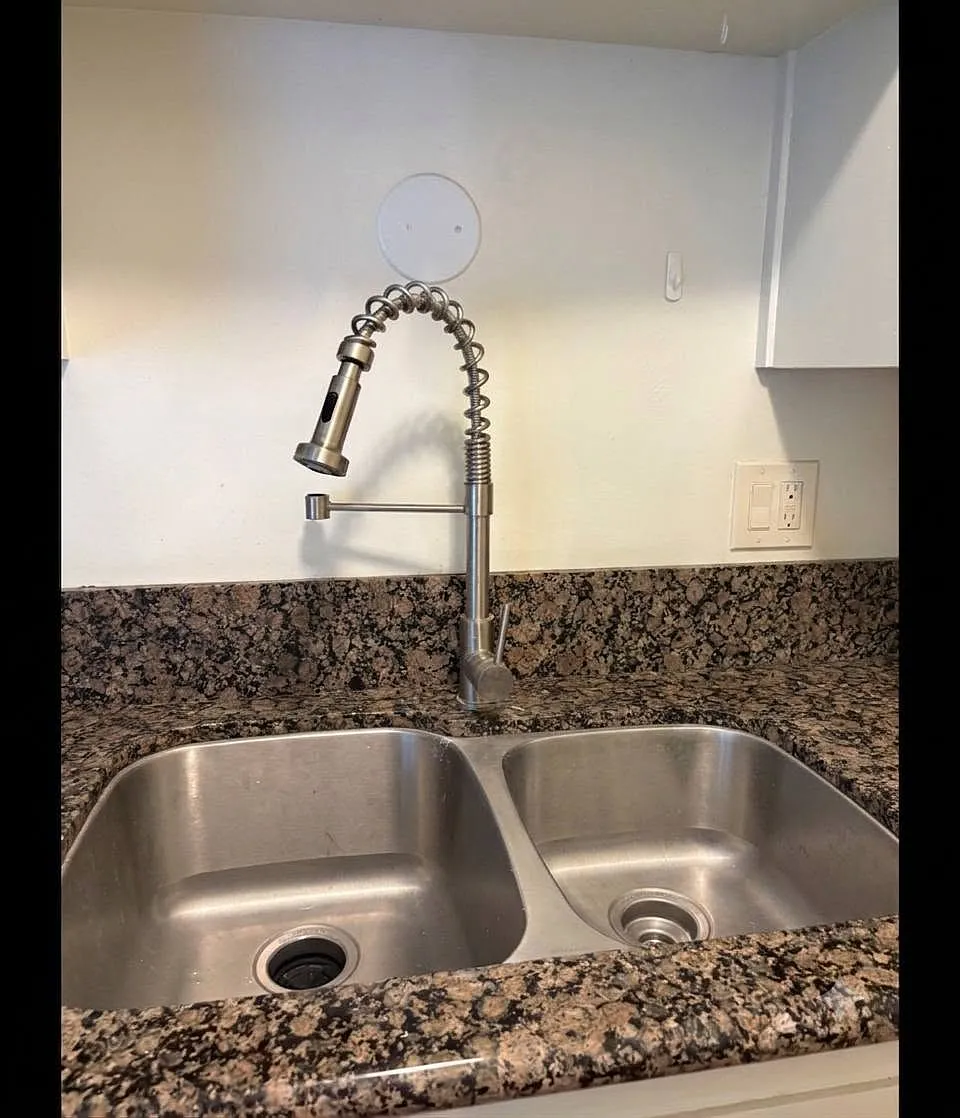 529 S Madison Avenue — Photo 2