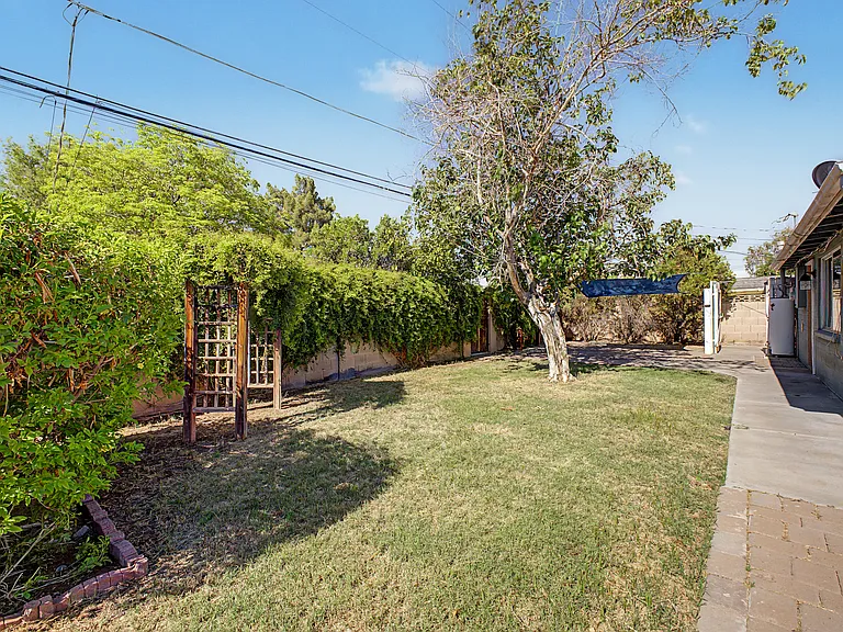2514 E Campbell Ave — Photo 30
