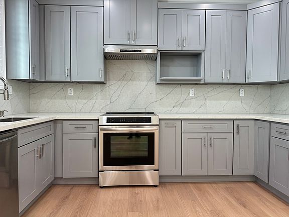 Kitchen (microwave and refrigerator to be added)