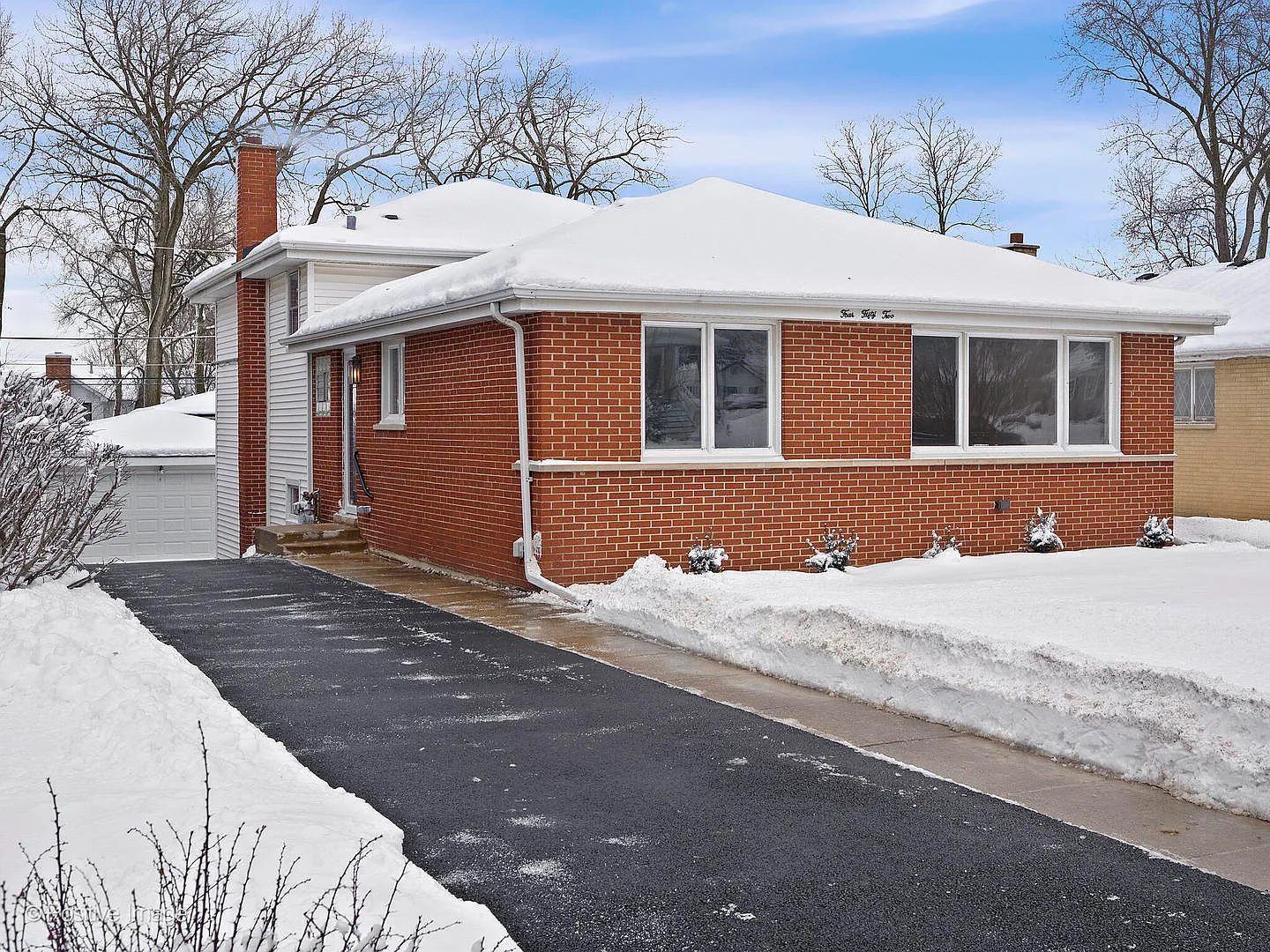 452 Elm St photo 1