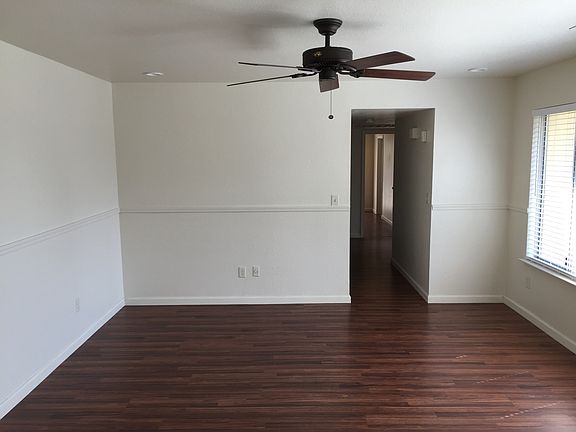 5th image of 1580 N Pleasant Ave